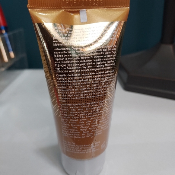 SeneGence Golden Radiance peel off mask - Picture 4 of 4